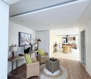 Mumbul House | 3 Bedroom Calla Villa