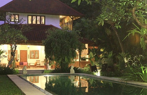 Dyanapura House | 3 Bedroom Open plan Home in Central Seminyak, Pool with children section