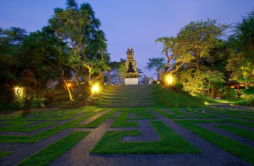Nakula Villa | 3 BR Private Pool Villa, 5 mnts walking to the beach and Seminyak shopping area