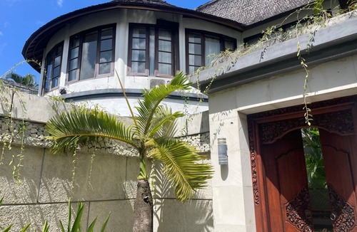 Petitenget House | 300 m² House ∙ 3 bedrooms ∙ 10 guests