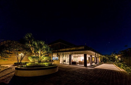Mumbul Resort | 300 m² Resort ∙ 3 bedrooms ∙ 6 guests