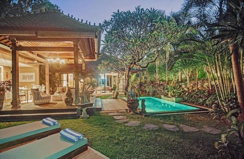 Berawa Villa | 300 m² Villa ∙ 2 bedrooms ∙ 4 guests