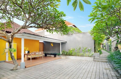 Kerobokan Resort | 350 m² Resort ∙ 3 bedrooms ∙ 127 guests