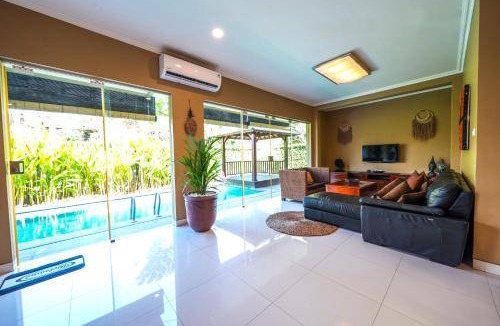 Kartika Plaza Villa | 350 m² Villa ∙ 5 bedrooms ∙ 14 guests