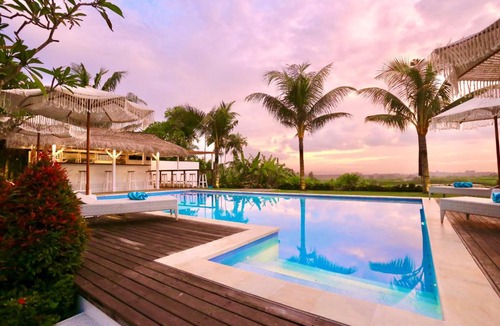 Munggu Bed & Breakfast | 37 Sunset Village Bali