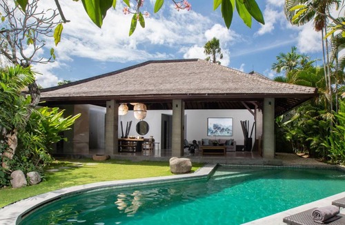 Sunset Road Villa | 375 m² Villa ∙ 1 bedroom ∙ 2 guests