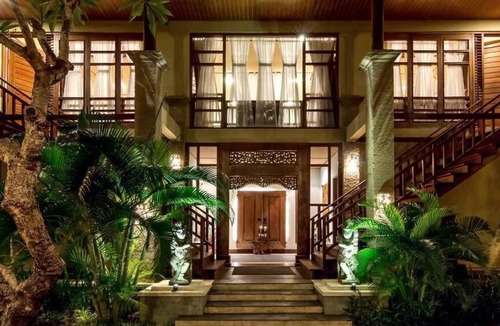 Central Seminyak Villa | 3BR Desamuda Villa Holiday With Family AT