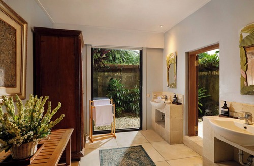 Kedewatan Villa | 3BR Designer Villa w/Panoramic Sayan Valley View