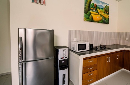 Dewi Sri Villa | 3BR Walking Distance Shop,Cafe-Legian/Seminyak