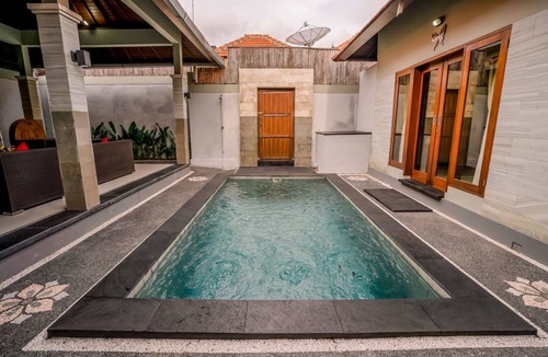 Dewi Sri Villa | 3BR Walking Distance Shop,Cafe-Legian/Seminyak