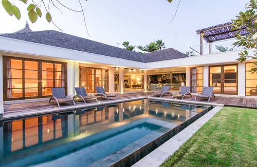 Umalas Villa | 4 Bedroom Cozy Tropical House in Umalas