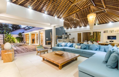 Umalas Villa | 4 Bedroom Cozy Tropical House in Umalas