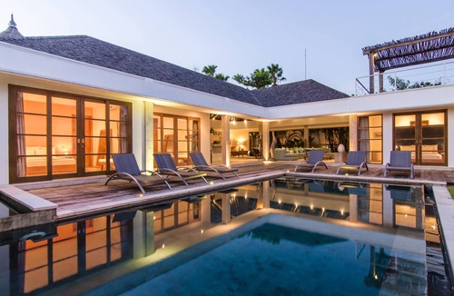 Umalas Villa | 4 Bedroom Cozy Tropical House in Umalas