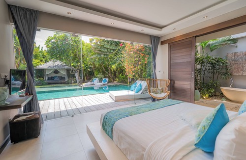 Sunset Road Villa | 4 BR Villa central location with pool Seminyak
