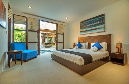 North Legian Villa | 5-bedroom private villa in Seminyak, offering daily breakfast, full-time private chef, airport transfers, complimentary massages, housekeeping, and a dedicated driver.
