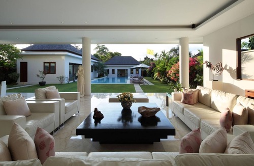 Berawa Villa | 5 BR Exquisite Designer Villa Istana Putih Canggu by Nakula