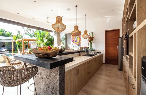 Sunset Road Villa | 5 BR Villa in Seminyak, Spacious, Marvellous, Outdoor Lounge Ideal for Getaways