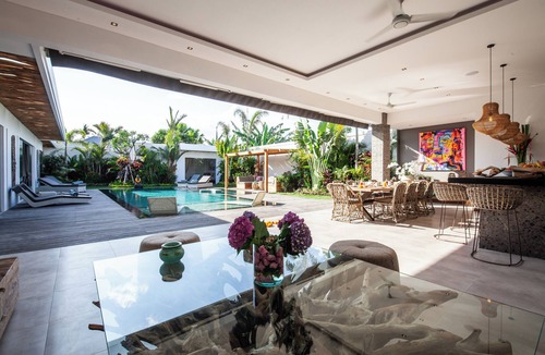 Sunset Road Villa | 5 BR Villa in Seminyak, Spacious, Marvellous, Outdoor Lounge Ideal for Getaways
