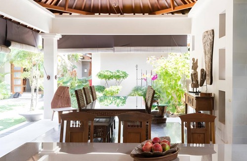 Sunset Road Villa | 500 m² Villa ∙ 2 bedrooms ∙ 4 guests