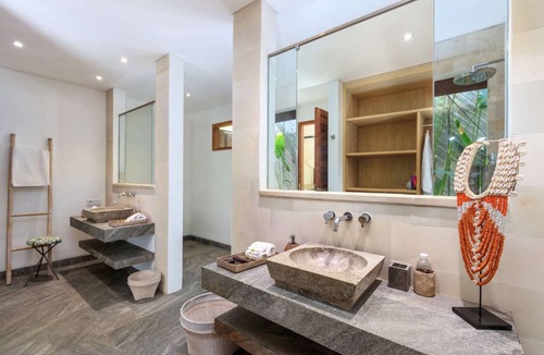 Seminyak Villa | 512 m² Villa ∙ 5 bedrooms ∙ 10 guests