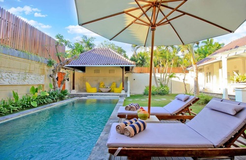 Batubelig Villa | 5Min WALK TO Beach-PRIVATE POOL UMA LIMA 1BR VILLA