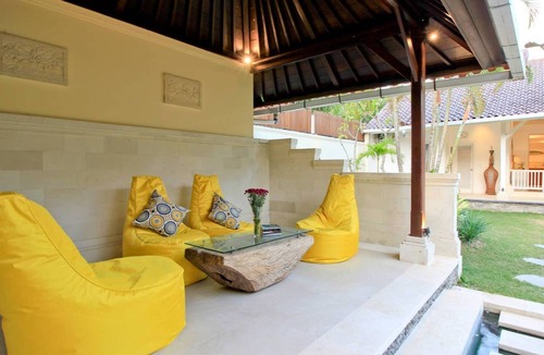 Batubelig Villa | 5Min WALK TO Beach-PRIVATE POOL UMA LIMA 2BR VILLA