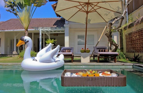 Batubelig Villa | 5Min WALK TO Beach-PRIVATE POOL UMA LIMA 5BR VILLA