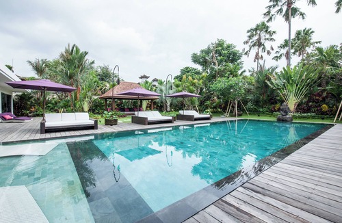Kerobokan Villa | 6 +1 BR Spacious Villa for 18 person Gazebo and Pool SEMINYAK