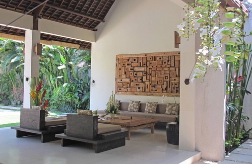 Laksmana Villa | 6BR Luxury Villa Located In Seminyak - DAILY HOUSE KEEPING!