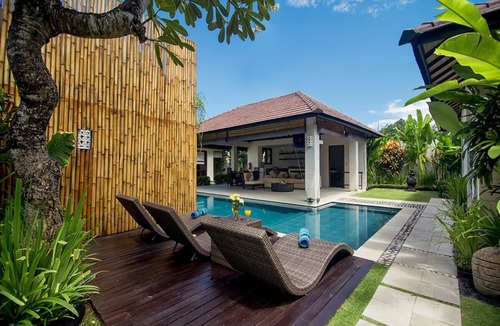 Dewi Sri Villa | 7 Bdrm Seminyak - Last Minute Deal 50% Off !