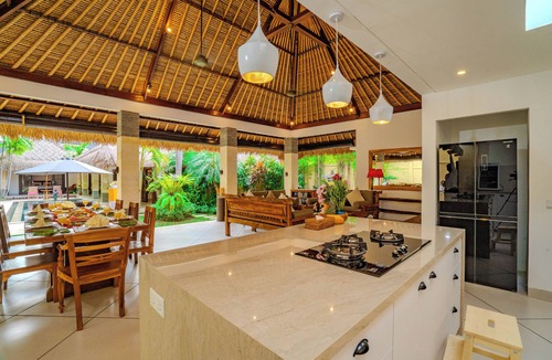 Drupadi Villa | A little slice of Heaven, Villa Evelyne staffed 5-bedroom villa central Seminyak