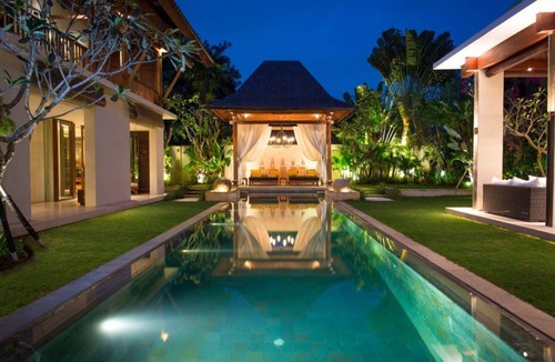 Laksmana Villa | A Luxurious Oasis Steps from the Shore - Bali Villa 1008