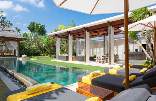Laksmana Villa | A Luxurious Oasis Steps from the Shore - Bali Villa 1008