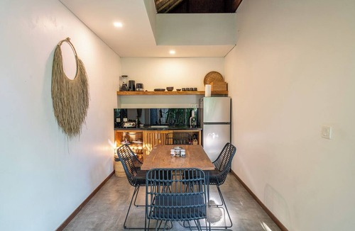Jimbaran Villa | A Private 7-bedroom villa designed for families, friends, and groups