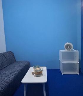Tuban House | A Room in Santorini House Room Near Airport Bali