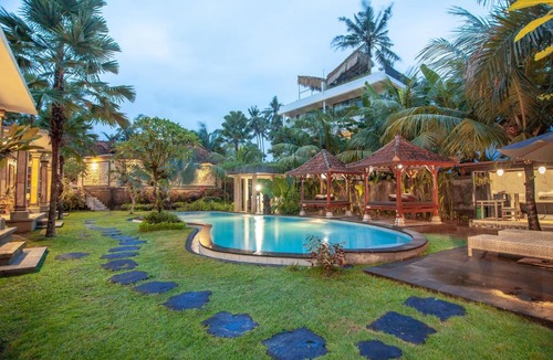 Lodtunduh Hotel | Abhirama Resort & Spa