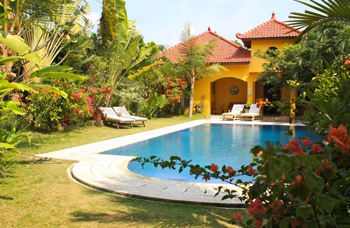 Pleret House | Ada Waktu Homestay