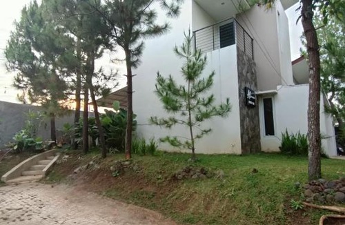 Garut House | Alananoor Family Vila