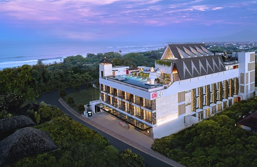 Batubelig Hotel | Aloft Bali Seminyak