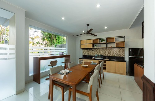 Sunset Road House | An exclusive kost that is located in Kuta and offers easy access to everywhere.