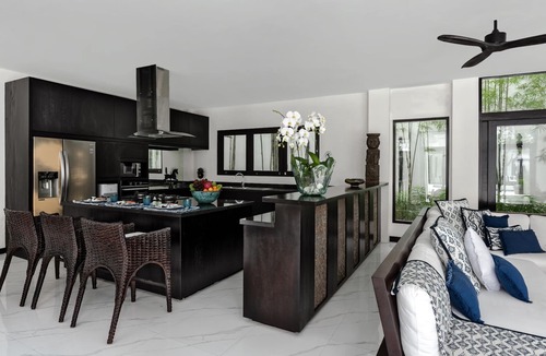 Sunset Road House | Anaya Manis | 9BR Seminyak Villa w/Gym & Pools