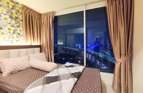 Pekayon Jaya Apartment | Apartemen Grand Kamala Lagoon by Molly Room