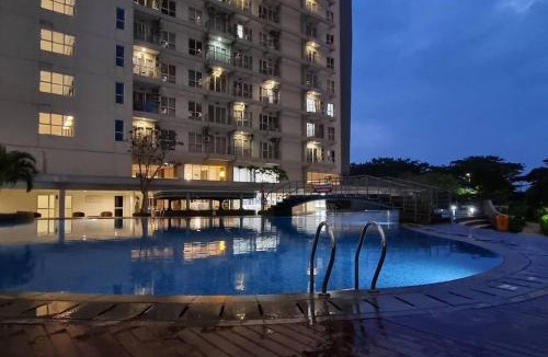 Bumi Serpong Damai Apartment | Apt Casa De Parco Studio Tema Gray With Wifi, Pool and Netflix