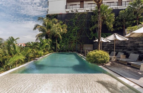 Batu Bolong Resort | Astera Resort Canggu by Ini Vie Hospitality