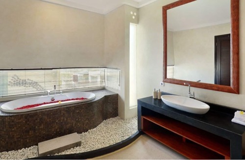 Kampial House | Awesome MRC 2-Bedroom Villa #B8