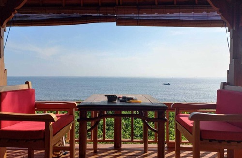 Songan Bed & Breakfast | Bali North Beach Villa