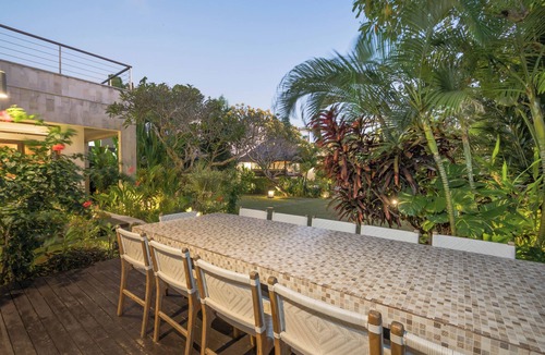 Berawa Villa | Beach Club House, 7 Bdrm, Close To Beach, Sunsets
