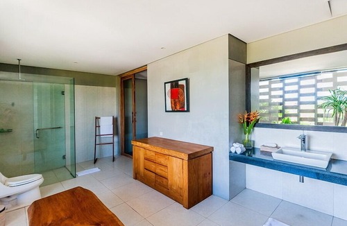 Cemagi Villa | Beachfront 2, 3 Bedroom Villa, Car+Driver, Cemagi