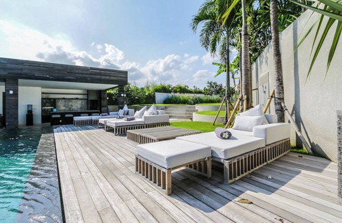 Cemagi Villa | Beachfront 5BR Canggu Villa: Beach Club, Fully staffed, Chef & Driver-EARLY BIRD