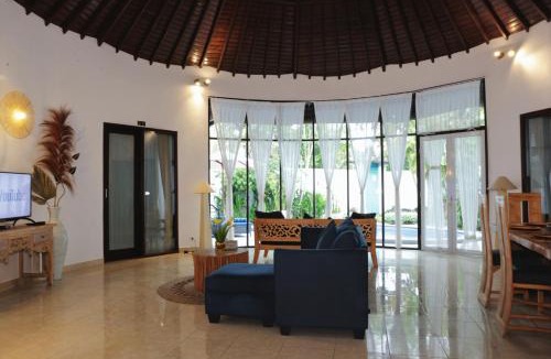 Sunset Road Villa | Beatrix Villa Seminyak with Private Pool & Garden